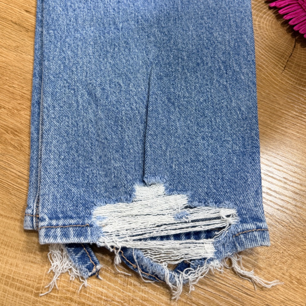 American Eagle Outfitters Ripped Light Blue Boyfriend Jeans - Picture 9 of 9